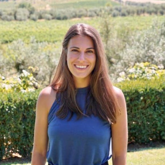 Meet your Posher, Aly - Picture 1 of 1